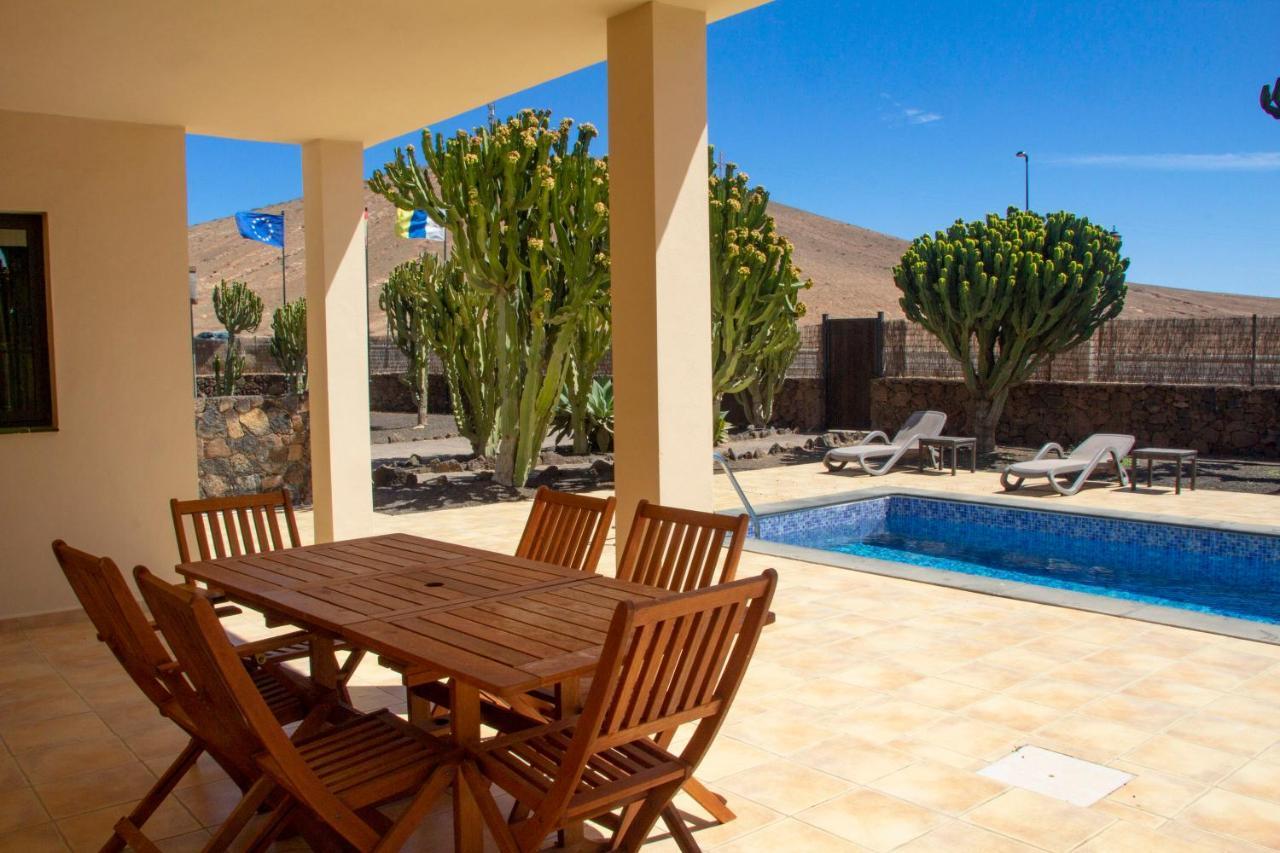 Villas Oasis Casa Vieja La Oliva Esterno foto